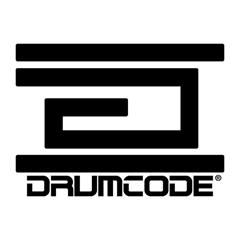 alt="Drumcode logó – ikonikus techno kiadó Adam Beyer vezetésével"