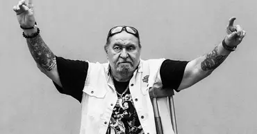 Deák Bill Gyula (1948–2026) – Kőbányától a magyar blues királyáig