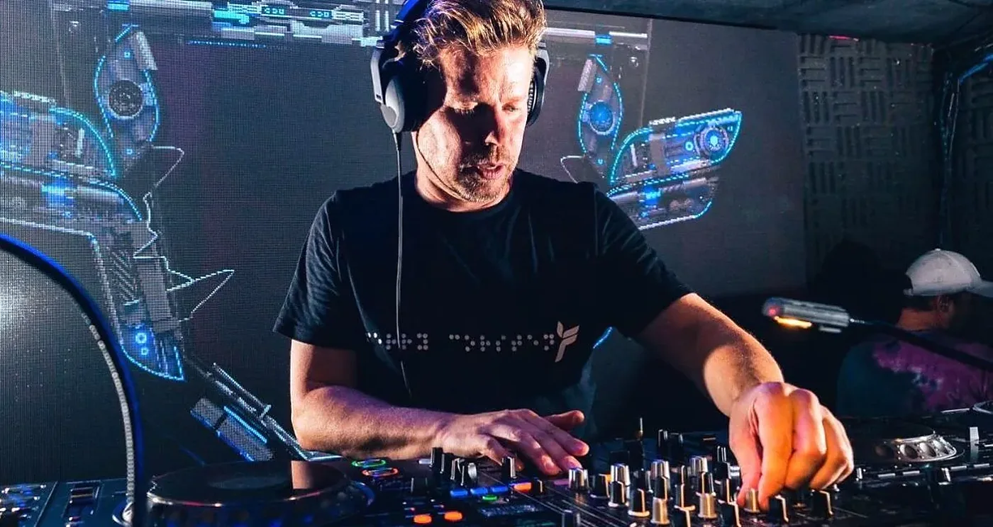 Egy producer három legendás trance-projekt mögött – Ferry Corsten története