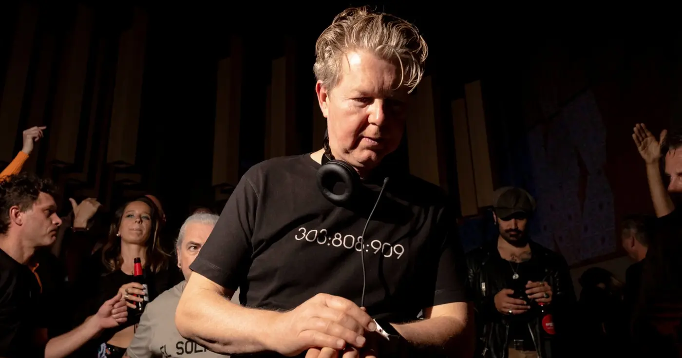 John Digweed – a DJ, aki az egész éjszakát egyetlen történetté keverte